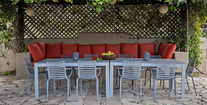 Outdoor dining furniture